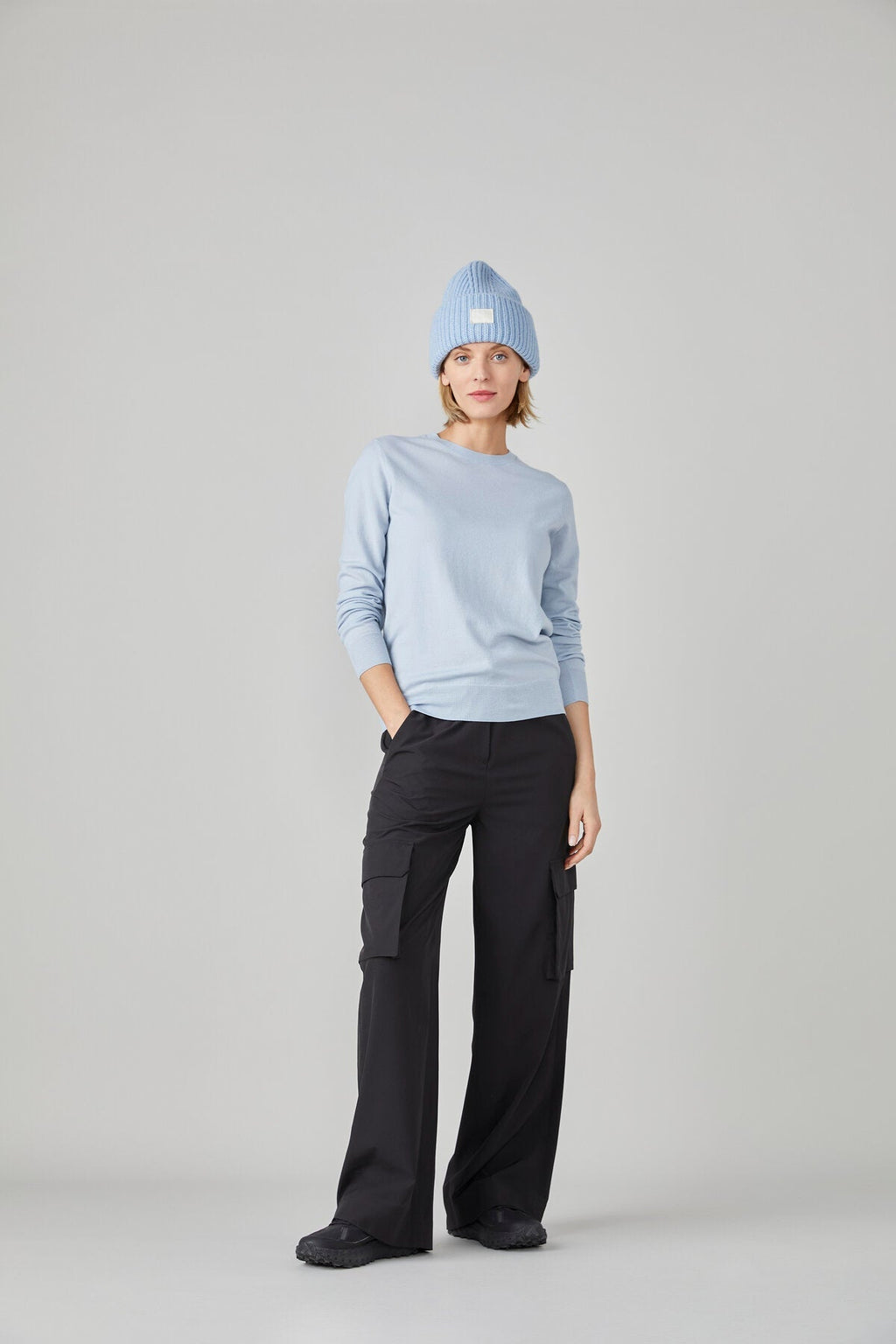 Mid-rise Wide Leg Cargo