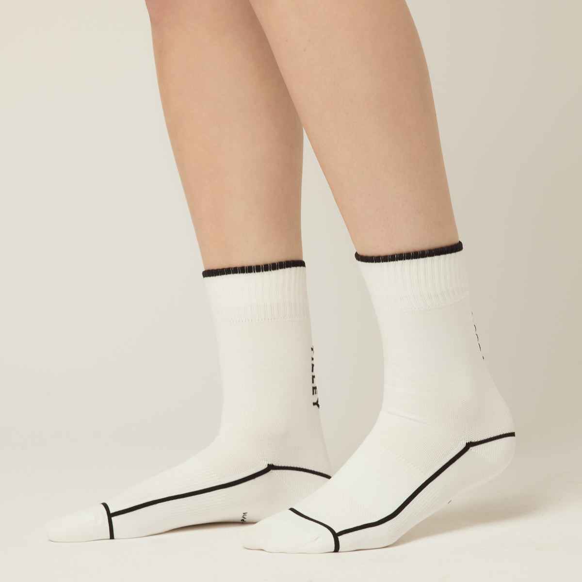 Mid Calf Mesh Travel Sock
