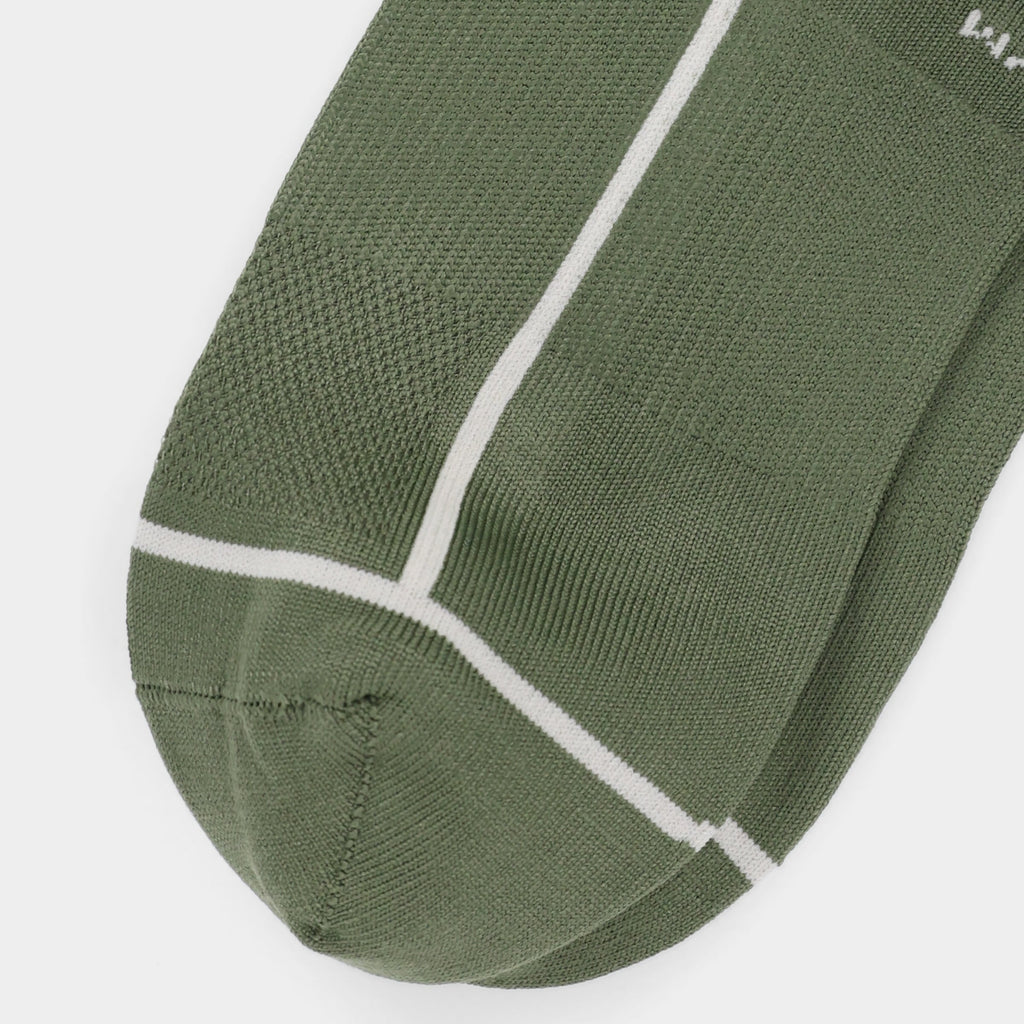 Mid Calf Mesh Travel Sock