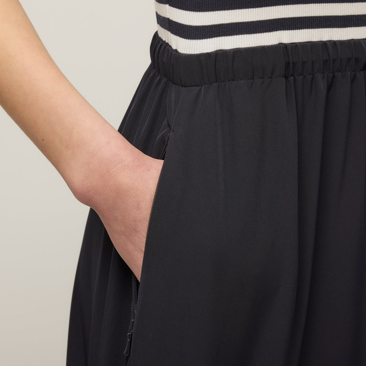 Rib Tech Slk Midi Dress