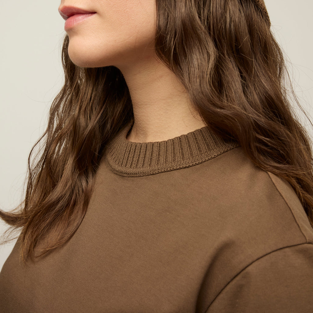 Rib Neckline Cropped Tee